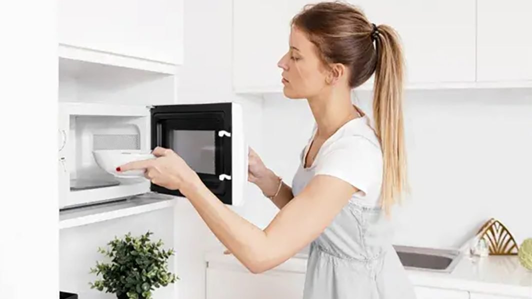 Microwave Ovens & Healthfulness Of Microwaved Food